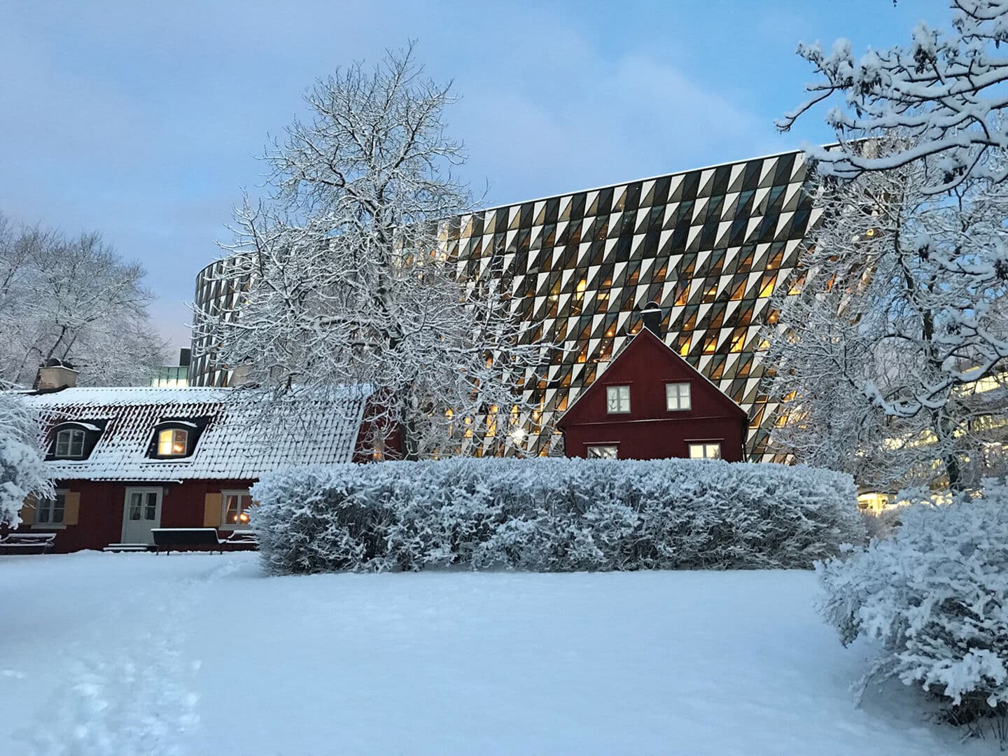 Photo of Karolinska Institutet's Aula Medica during Winter by Katarina Sternudd Photo of Karolinska Institutet's Aula Medica during Winter by Katarina Sternudd